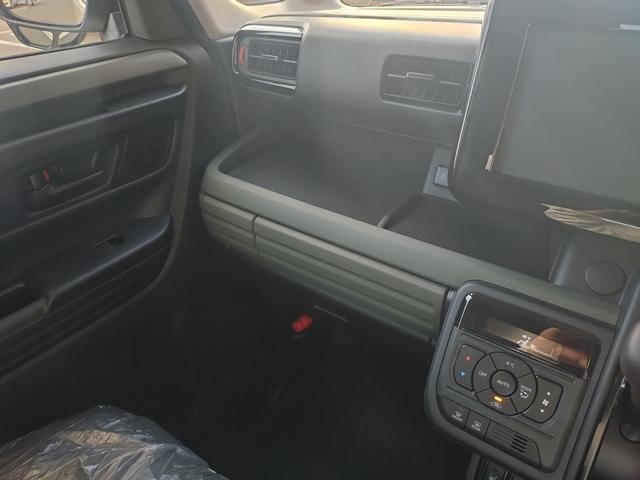 スペーシアギア ハイブリッドＸＺ　両側電動スライドドア　衝突被害軽減ブレーキ　スマートキー　クリアランスソナー　アイドリングストップ　サーキュレーター　ＥＣＳ　ＡＣＣ　ＬＥＤヘッドライト（31枚目）