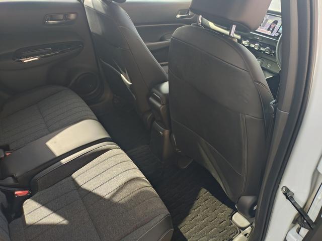 フィット ホーム　Ｈｏｎｄａ　ＳＥＮＳＩＮＧ　純正フルセグナビ　Ｂｌｕｅｔｏｏｔｈ付　バックカメラ　スマートキー　クリアランスソナー　ＡＣＣ　ＥＴＣ　ＥＣＳ　ドライブレコーダー　ＬＥＤヘッドライト（15枚目）