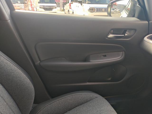 フィット ホーム　Ｈｏｎｄａ　ＳＥＮＳＩＮＧ　純正フルセグナビ　Ｂｌｕｅｔｏｏｔｈ付　バックカメラ　スマートキー　クリアランスソナー　ＡＣＣ　ＥＴＣ　ＥＣＳ　ドライブレコーダー　ＬＥＤヘッドライト（30枚目）