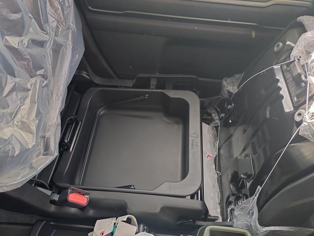 ハスラー タフワイルド　衝突被害軽減ブレーキ　車線逸脱防止装置　スマートキー　クリアランスソナー　アイドリングストップ　ＡＣＣ　ＥＣＳ　シートヒーター　ＬＥＤヘッドライト（26枚目）