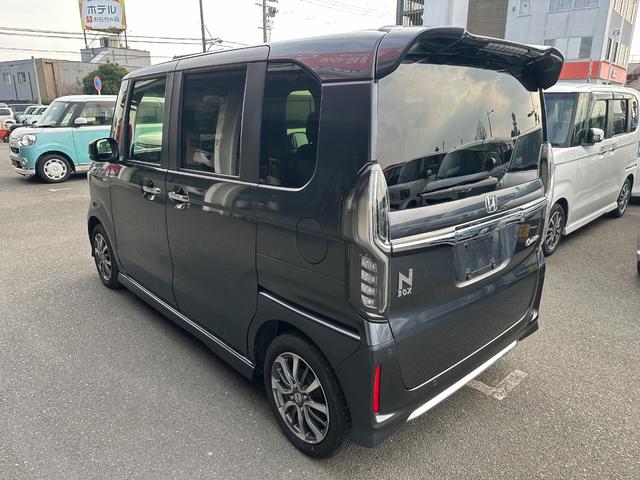 �P�C�J�t�F�̓I�[�����[�J�[�̂��Ԃ���葵���Ă���܂��̂ŁA�P�x�̂�����ŃI�[�����[�J�[�̂��Ԃ����ۂɌ��Ĕ�ׂĂ����������Ƃ��o���܂��B����Ԃ��������p�ӂ��Ă���܂��̂ŁA�y��������ׂ��܂��傤�I