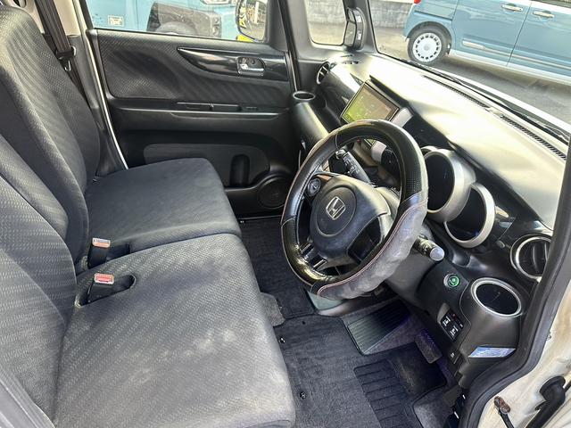 �P�C�J�t�F�@�X�^�b�t�ꓯ�����X�����҂����Ă���܂��I