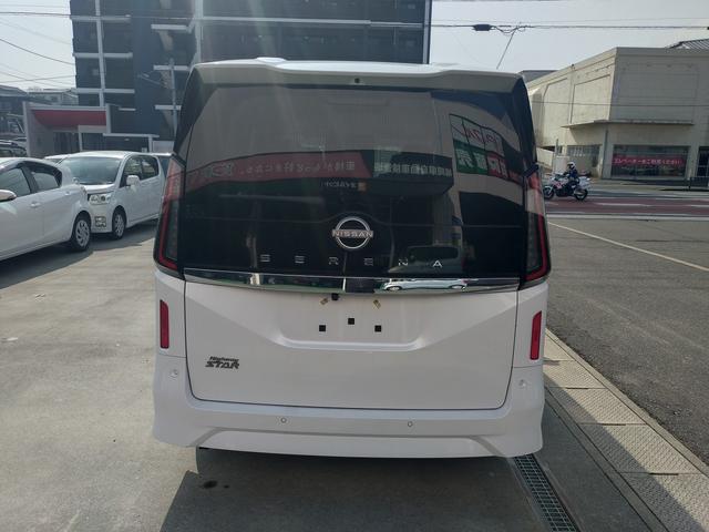 セレナ ハイウェイスターＶ　ナビ・Ｂｌｕｅｔｏｏｔｈ　バックカメラ　スマートキー　両側電動スライドドア　衝突被害軽減ブレーキ　アイドリングストップ　クリアランスソナー　ＥＴＣ　ＬＥＤヘッドライト　ＭＴモード付（8枚目）