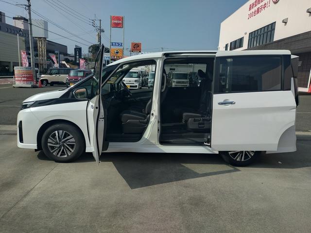 セレナ ハイウェイスターＶ　ナビ・Ｂｌｕｅｔｏｏｔｈ　バックカメラ　スマートキー　両側電動スライドドア　衝突被害軽減ブレーキ　アイドリングストップ　クリアランスソナー　ＥＴＣ　ＬＥＤヘッドライト　ＭＴモード付（11枚目）