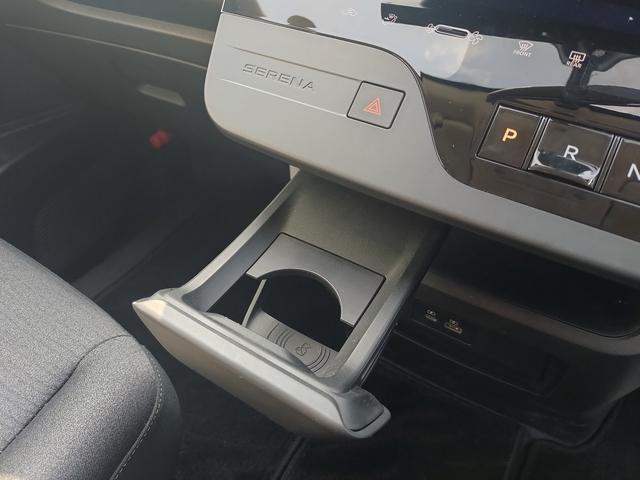セレナ ハイウェイスターＶ　ナビ・Ｂｌｕｅｔｏｏｔｈ　バックカメラ　スマートキー　両側電動スライドドア　衝突被害軽減ブレーキ　アイドリングストップ　クリアランスソナー　ＥＴＣ　ＬＥＤヘッドライト　ＭＴモード付（32枚目）