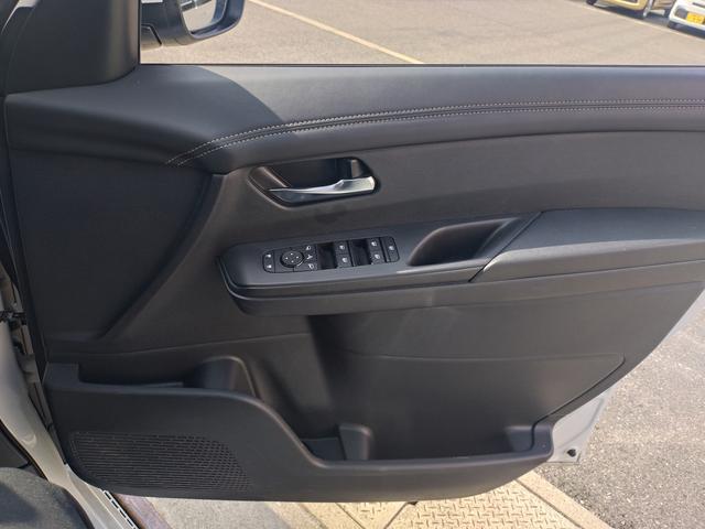 セレナ ハイウェイスターＶ　ナビ・Ｂｌｕｅｔｏｏｔｈ　バックカメラ　スマートキー　両側電動スライドドア　衝突被害軽減ブレーキ　アイドリングストップ　クリアランスソナー　ＥＴＣ　ＬＥＤヘッドライト　ＭＴモード付（35枚目）