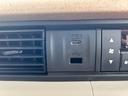 当社の届出済(登録済)未使用車は、新車登録時から「5年間、もしくは走行10万km」まで保証致します。保証内容はメーカー保証書(メンテナンスノート)に準じます。※詳細はスタッフにお尋ねください。