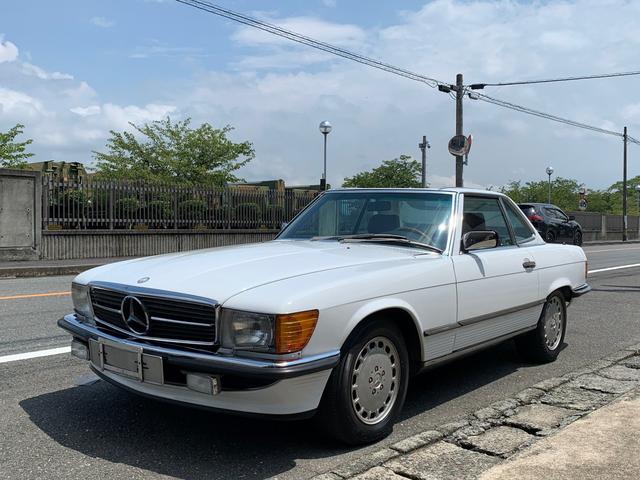 ５６０ＳＬ　正規ディラー車　左ハンドル　赤レザーシート　ウッドコンビハンドル　ホイール４本塗装済み　走行８９０００ｋｍ(3枚目)