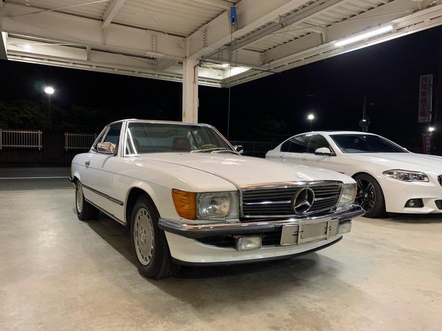 ５６０ＳＬ　正規ディラー車　左ハンドル　赤レザーシート　ウッドコンビハンドル　ホイール４本塗装済み　走行８９０００ｋｍ(19枚目)