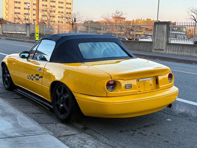 ユーノスロードスター ＪリミテッドＩＩ　社外ＡＷ・車高調・マキシムエＥＸマニホールド・触媒ストレート・社外サイドスカート、ガーニッシュ、テールランプ付き・５ＭＴ（5枚目）