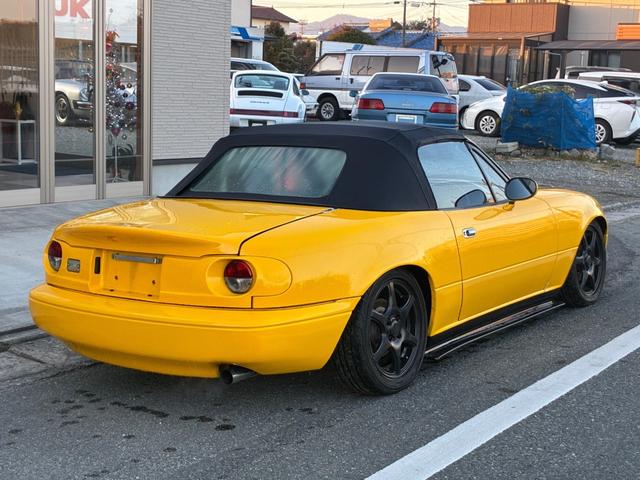 ユーノスロードスター ＪリミテッドＩＩ　社外ＡＷ・車高調・マキシムエＥＸマニホールド・触媒ストレート・社外サイドスカート、ガーニッシュ、テールランプ付き・５ＭＴ（6枚目）