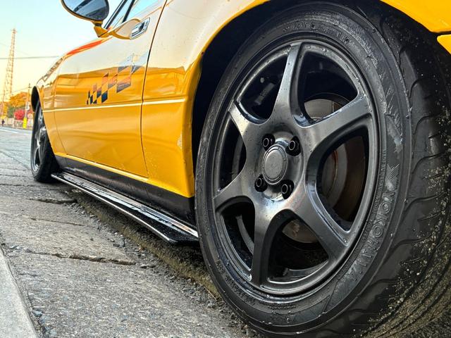 ユーノスロードスター ＪリミテッドＩＩ　社外ＡＷ・車高調・マキシムエＥＸマニホールド・触媒ストレート・社外サイドスカート、ガーニッシュ、テールランプ付き・５ＭＴ（8枚目）