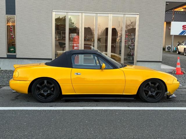 ユーノスロードスター ＪリミテッドＩＩ　社外ＡＷ・車高調・マキシムエＥＸマニホールド・触媒ストレート・社外サイドスカート、ガーニッシュ、テールランプ付き・５ＭＴ（14枚目）