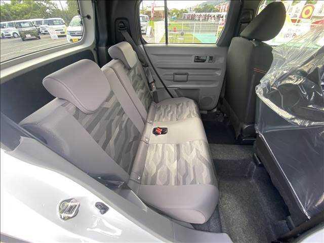 タフト Ｇ　届出済未使用車　衝突被害軽減ブレーキ　純正アルミホイール　ＬＥＤヘッドランプ　盗難防止システム　シートヒーター　エアコン　パワーステアリング　パワーウィンドウ　ＡＢＳ　被害軽減ブレーキ　シートＨ（6枚目）