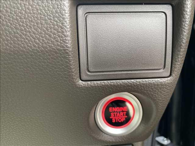 Ｎ－ＢＯＸ Ｇ　届出済未使用車　衝突被害軽減ブレーキ　レーンアシスト　アイドリングストップ　バックカメラ　両側スライドドア　盗難防止システム　アダプティブクルーズコントロール　頸部衝撃緩和ヘッドレスト　スマートキー（9枚目）