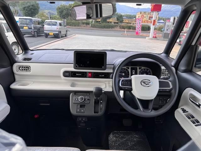 ムーヴキャンバス ストライプスＧ　届出済未使用車　アイドリングストップ　盗難防止装置　バックカメラ　衝突被害軽減ブレーキ　横滑り防止装置　シートヒーター　ベンチシート　スマートキー　寒冷地仕様車　両側電動スライドドア（8枚目）