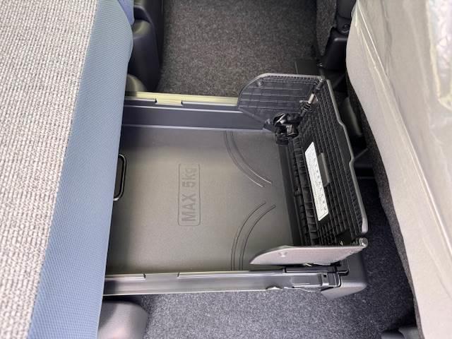 ムーヴキャンバス ストライプスＧ　届出済未使用車　アイドリングストップ　盗難防止装置　バックカメラ　衝突被害軽減ブレーキ　横滑り防止装置　シートヒーター　ベンチシート　スマートキー　寒冷地仕様車　両側電動スライドドア（22枚目）