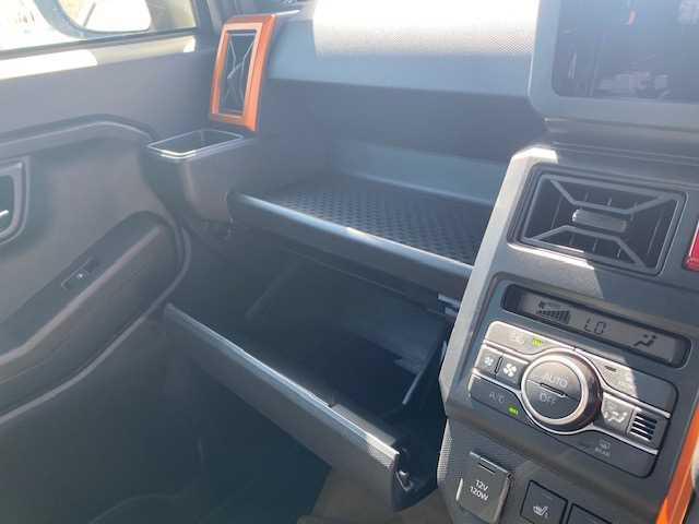 タフト Ｇ　届出済未使用車　アイドリングストップ　盗難防止装置　バックカメラ　衝突被害軽減ブレーキ　横滑り防止装置　シートヒーター　スマートキー　サンルーフ　ルーフレール　寒冷地仕様車　ガラスルーフ　シートＨ（30枚目）