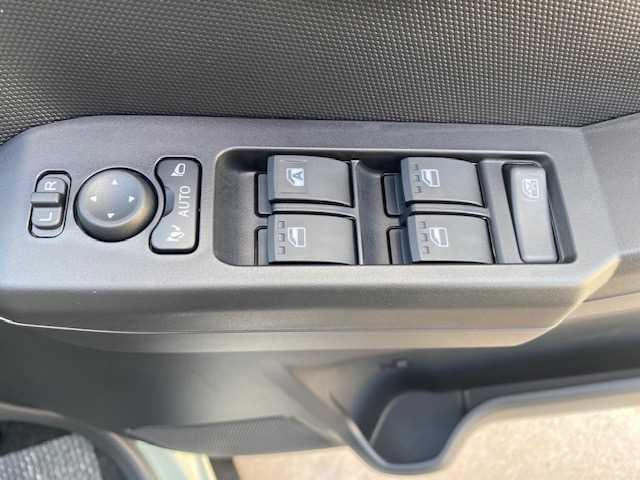 タフト Ｇ　届出済未使用車　アイドリングストップ　盗難防止装置　バックカメラ　衝突被害軽減ブレーキ　横滑り防止装置　シートヒーター　スマートキー　サンルーフ　ルーフレール　寒冷地仕様車　ガラスルーフ　シートＨ（32枚目）