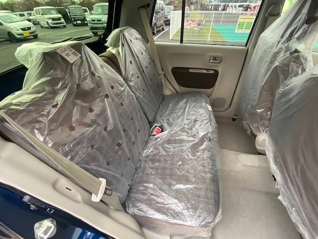 アルトラパンＬＣ Ｘ　届出済み未使用車　衝突被害軽減ブレーキ　スマートキー　アイドリングストップ　障害物センサー　レーンキープアシスト　オートマチックハイビーム　シートヒーター　盗難防止システム（13枚目）