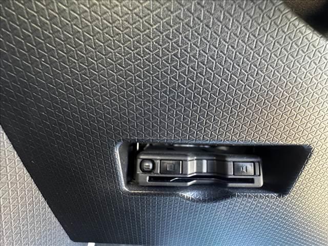 タント カスタムＸ　フルセグナビ・Ｂｌｕｅｔｏｏｔｈ付　バックカメラ　両側電動スライドドア　スマートキー　衝突被害軽減ブレーキ　アイドリングストップ　クリアランスソナー　ＥＴＣ　ＥＣＳ　シートヒーター　ＬＥＤヘッドライト（32枚目）