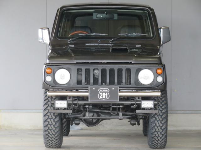ジムニー ワイルドウインド　ガンＭ全塗装　リフトアップ　新品ＢＡＤＸ　ＤＯＳ＋オープンカントリー２２５／７５／１６　オーバーフェンダー／グリル各部チッピング黒塗装　社外前後バンパー／マフラー／テール／ＬＥＤフォグ／シートカバー（10枚目）