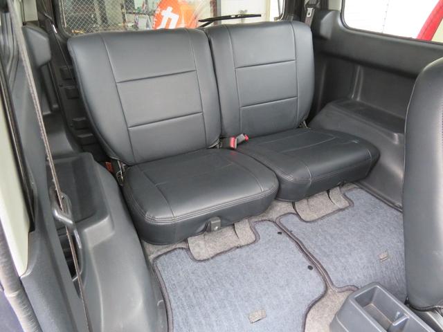 ジムニー ワイルドウインド　ガンＭ全塗装　リフトアップ　新品ＢＡＤＸ　ＤＯＳ＋オープンカントリー２２５／７５／１６　オーバーフェンダー／グリル各部チッピング黒塗装　社外前後バンパー／マフラー／テール／ＬＥＤフォグ／シートカバー（17枚目）