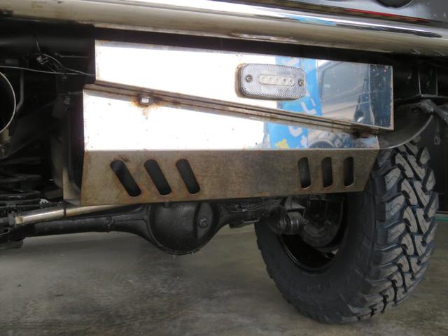 ジムニー ワイルドウインド　ガンＭ全塗装　リフトアップ　新品ＢＡＤＸ　ＤＯＳ＋オープンカントリー２２５／７５／１６　オーバーフェンダー／グリル各部チッピング黒塗装　社外前後バンパー／マフラー／テール／ＬＥＤフォグ／シートカバー（48枚目）