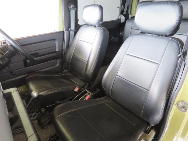 ジムニー ランドベンチャー　ＪＥＥＰ純正コマンドグリーン全塗装　内装塗装　下回り／ホイールブラック塗装　最終型　２インチボディリフトＵＰ　縞板調天張り　カーボン調ハンドル　社外マフラー／前後バンパー／シフトノブ／革調シートカバー（18枚目）