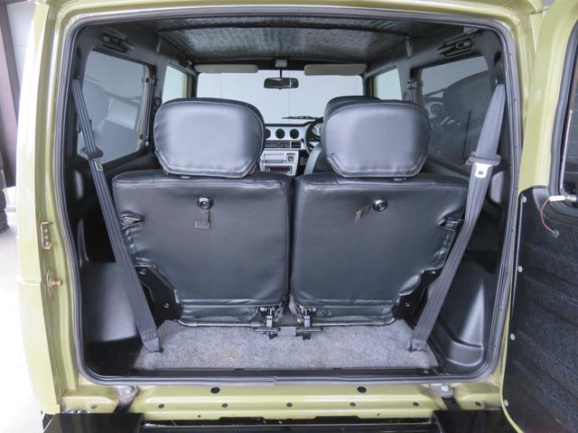 ジムニー ランドベンチャー　ＪＥＥＰ純正コマンドグリーン全塗装　内装塗装　下回り／ホイールブラック塗装　最終型　２インチボディリフトＵＰ　縞板調天張り　カーボン調ハンドル　社外マフラー／前後バンパー／シフトノブ／革調シートカバー（23枚目）