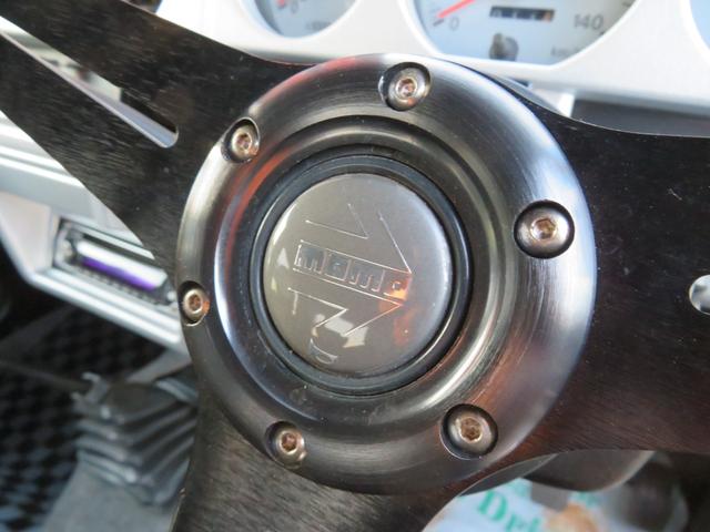 ジムニー ランドベンチャー　ＪＥＥＰ純正コマンドグリーン全塗装　内装塗装　下回り／ホイールブラック塗装　最終型　２インチボディリフトＵＰ　縞板調天張り　カーボン調ハンドル　社外マフラー／前後バンパー／シフトノブ／革調シートカバー（33枚目）