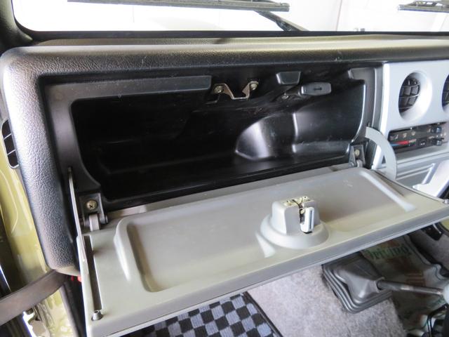 ジムニー ランドベンチャー　ＪＥＥＰ純正コマンドグリーン全塗装　内装塗装　下回り／ホイールブラック塗装　最終型　２インチボディリフトＵＰ　縞板調天張り　カーボン調ハンドル　社外マフラー／前後バンパー／シフトノブ／革調シートカバー（39枚目）