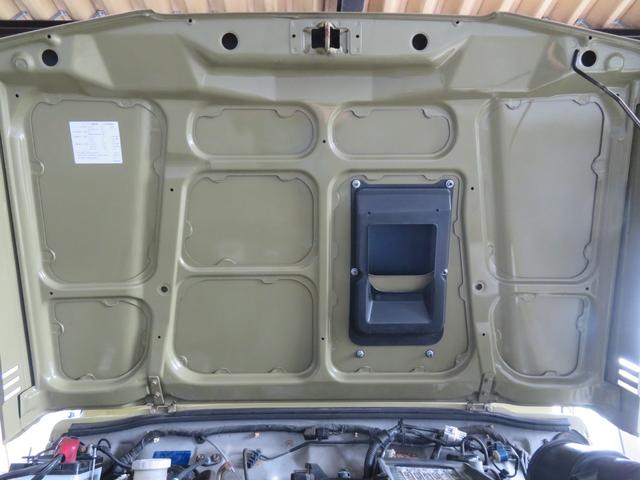 ジムニー ランドベンチャー　ＪＥＥＰ純正コマンドグリーン全塗装　内装塗装　下回り／ホイールブラック塗装　最終型　２インチボディリフトＵＰ　縞板調天張り　カーボン調ハンドル　社外マフラー／前後バンパー／シフトノブ／革調シートカバー（58枚目）