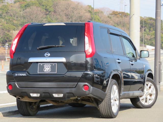エクストレイル ２０Ｘｔｔ　最終後期モデル　ＳＤナビ４Ｘ４フルセグＤＶＤ可Ｂｌｕｅｔｏｏｔｈ　ツイーター　バックカメラ　ＥＴＣ　オートエアコン　オートライト　ＨＩＤヘッドライト　全席シートヒーター　スマートキー　車検整備２年付（2枚目）