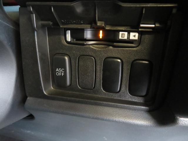 �y���X���v���O�\��z�r���g�C���d�s�b�ƃg���N�V�����R���g���[���X�C�b�`�ɂȂ�܂��I