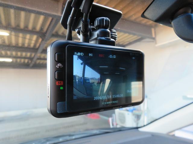 �y���X���v���O�\��z�O���h���C�u���R�[�_�[�i�摜�͑O���j�ɂȂ�܂��I