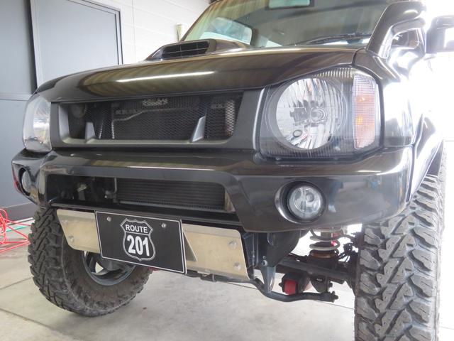 ジムニー XC 新品ルーフラック+Hライト RAYSデイトナFDX-J+ジオランダーMT 3インチリフトUP ブラックM全塗装修復歴軽度 LEDテール FRPボンネット SDナビDVDフルセグBluetoothETC(48枚目)