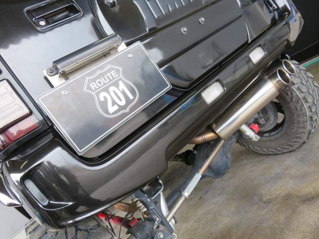 ジムニー XC 新品ルーフラック+Hライト RAYSデイトナFDX-J+ジオランダーMT 3インチリフトUP ブラックM全塗装修復歴軽度 LEDテール FRPボンネット SDナビDVDフルセグBluetoothETC(52枚目)