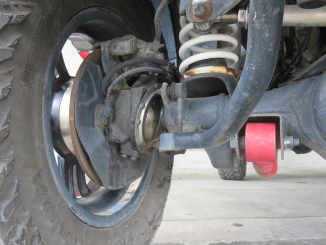 ジムニー XC 新品ルーフラック+Hライト RAYSデイトナFDX-J+ジオランダーMT 3インチリフトUP ブラックM全塗装修復歴軽度 LEDテール FRPボンネット SDナビDVDフルセグBluetoothETC(63枚目)