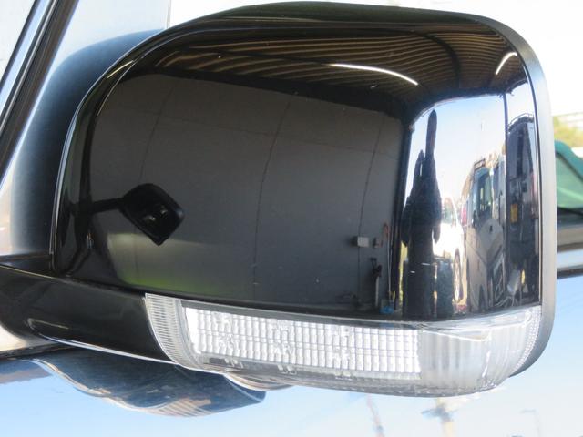 �y���X���v���O�\��z����ȑ��̓d���i�[�E�C���J�[�h�A�~���[�����ɂ̓T�C�h�p�̃J�������ځI