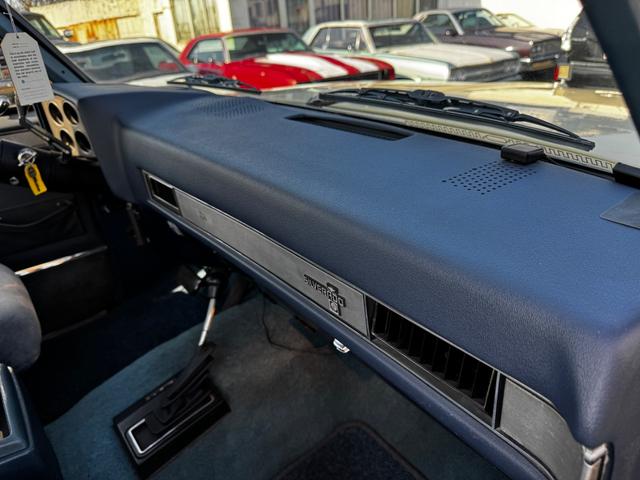 シボレーＫ－５ ブレイザー　シルバラード　新車並行ディーラー車　縦角目最終型　４ＷＤ　ＴＢＩエンジン　７００Ｒ４　左Ｈ　コラムＡＴ　当時オプションアロイホイール　ビレットステアリング＆シフター　１Ｎｏ．登録　ＮＯｘ，ＰＭ適合（23枚目）