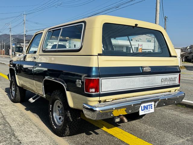 シボレーＫ－５ ブレイザー　シルバラード　新車並行ディーラー車　縦角目最終型　４ＷＤ　ＴＢＩエンジン　７００Ｒ４　左Ｈ　コラムＡＴ　当時オプションアロイホイール　ビレットステアリング＆シフター　１Ｎｏ．登録　ＮＯｘ，ＰＭ適合（32枚目）
