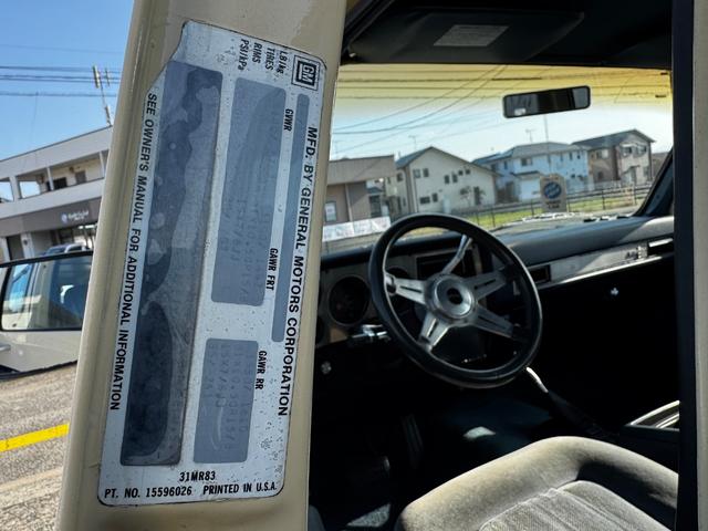 シボレーＫ－５ ブレイザー　シルバラード　新車並行ディーラー車　縦角目最終型　４ＷＤ　ＴＢＩエンジン　７００Ｒ４　左Ｈ　コラムＡＴ　当時オプションアロイホイール　ビレットステアリング＆シフター　１Ｎｏ．登録　ＮＯｘ，ＰＭ適合（35枚目）