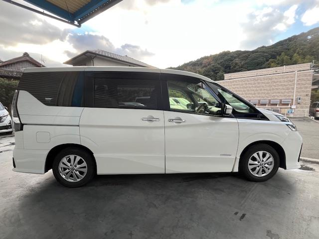 セレナ ハイウェイスター　左側パワースライドドア　カーナビ　バックカメラ　ＥＴＣ車載器　ドライブレコーダー（4枚目）