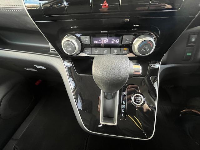 セレナ ハイウェイスター　左側パワースライドドア　カーナビ　バックカメラ　ＥＴＣ車載器　ドライブレコーダー（10枚目）