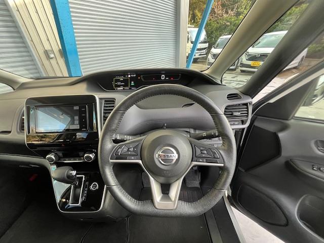 セレナ ハイウェイスター　左側パワースライドドア　カーナビ　バックカメラ　ＥＴＣ車載器　ドライブレコーダー（11枚目）