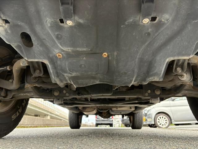 フロンティア 　ＳＶ　Ｋｉｎｇ　Ｃａｂ　２ＷＤ　４．０Ｌ　Ｖ６　リフトアップ　ｋｉｃｋｅｒスピーカー　ツイーター埋め込み　ＪＬサブウーファー　バックカメラ　ＶＩＰＥＲ　パークソナー　ドア観音開き　１ナンバー　貨物登録（34枚目）