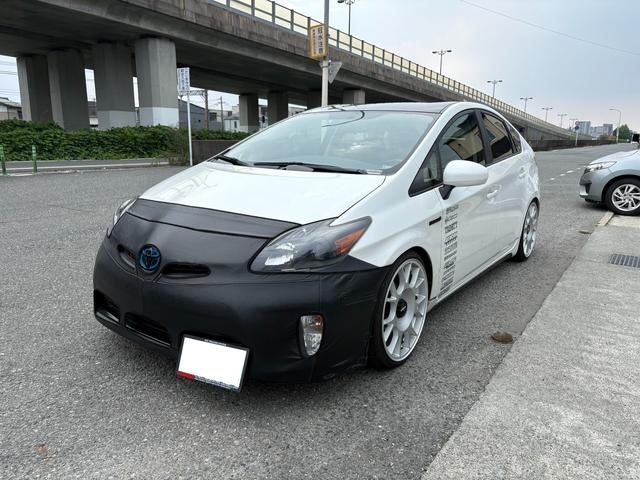 プリウス 　Ｒｏｔｉｆｏｒｍ　ＴＵＦ－Ｒ１９インチ　車高調　カスタムオーディオ　ＶＩＰＥＲセキュリティ　ＢＲＩＤＥシート　リアシート張替　ノーズブラ　走行証明付き　タッチトレーサー装備（2枚目）