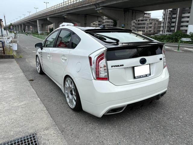 プリウス 　Ｒｏｔｉｆｏｒｍ　ＴＵＦ－Ｒ１９インチ　車高調　カスタムオーディオ　ＶＩＰＥＲセキュリティ　ＢＲＩＤＥシート　リアシート張替　ノーズブラ　走行証明付き　タッチトレーサー装備（8枚目）