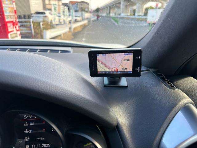 カイエン Ｓ　Ｅ－ハイブリッド　プラチナエディション　スポーツクロノパッケージ　シートヒーターＢＯＳＥサウンド　アルカンターラ／革コンビスポーツシート　パークアシストシステム　ソフトクローズ　ＥＴＣ　地デジ　２１インチホイル　充電ケーブル　故障保証付き（29枚目）